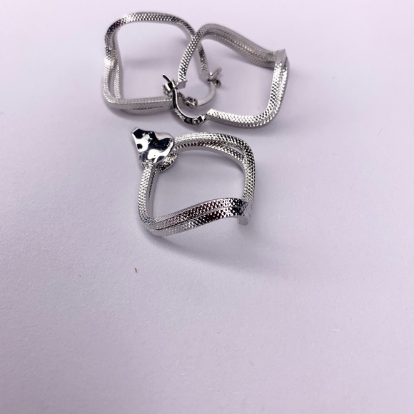 Silver Earrings and Pendant Jewelry Set Long Lasting - Picture 4 of 4